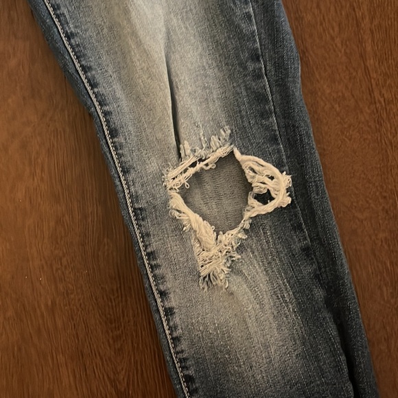 KanCan Ripped Knee Skinny Jeans - Picture 5 of 10